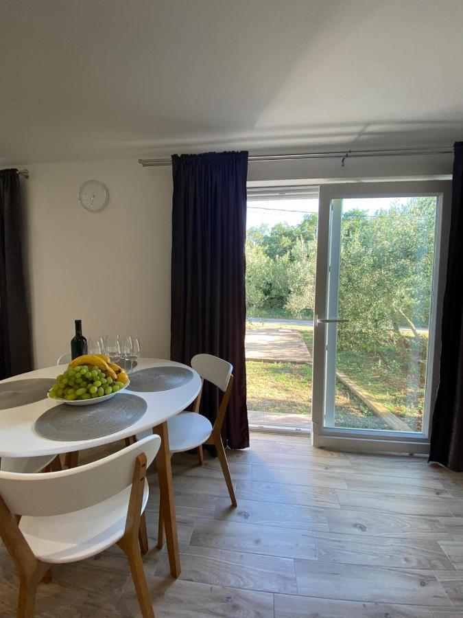 Guest House Ada Galižana エクステリア 写真