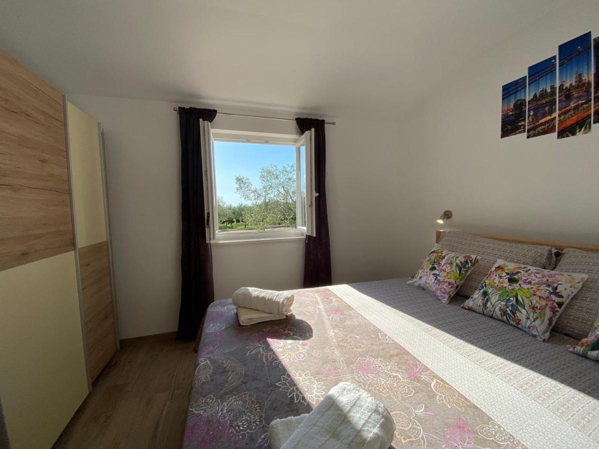 Guest House Ada Galižana エクステリア 写真
