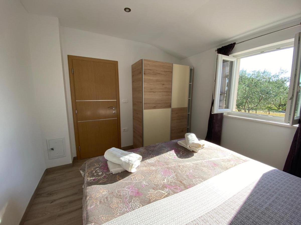 Guest House Ada Galižana エクステリア 写真