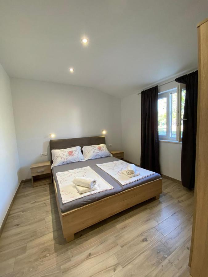 Guest House Ada Galižana エクステリア 写真