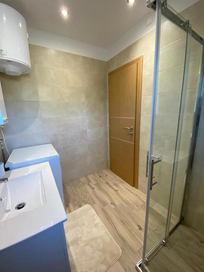 Guest House Ada Galižana エクステリア 写真