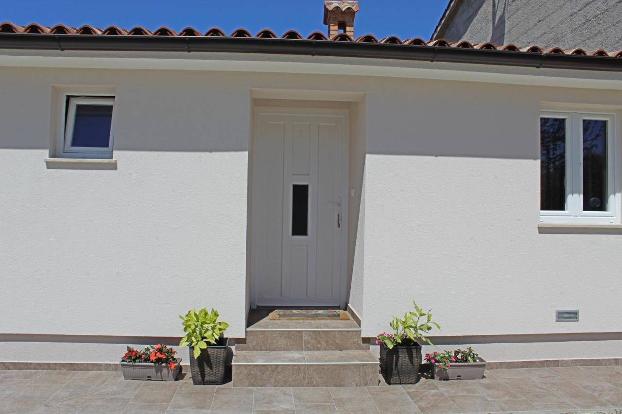 Guest House Ada Galižana エクステリア 写真